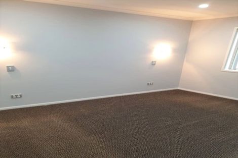 Photo of property in 13 Frederick Place, Whalers Gate, New Plymouth, 4310