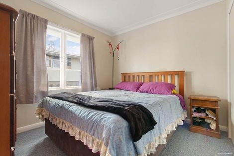 Photo of property in 99 Golf Road, New Lynn, Auckland, 0600