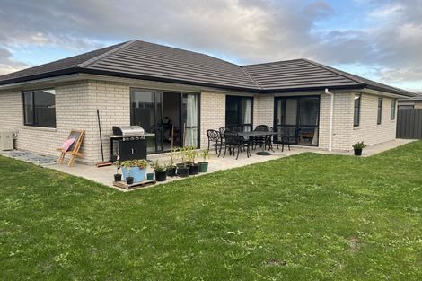Photo of property in 16 Hikawera Drive, Frimley, Hastings, 4120