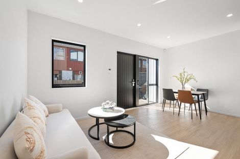 Photo of property in 9/20 Seabrook Avenue, New Lynn, Auckland, 0600