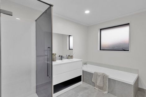 Photo of property in 5 Chancery Close, Hamilton East, Hamilton, 3216