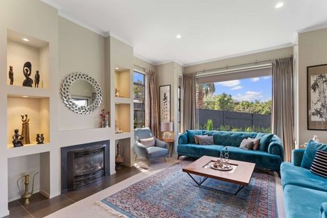 Photo of property in 28 Johnstone Drive, Fitzherbert, Palmerston North, 4410