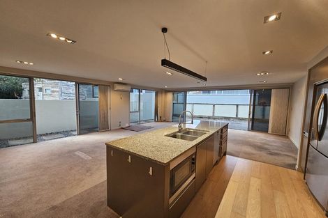 Photo of property in 11 The Mall, Mount Maunganui, 3116