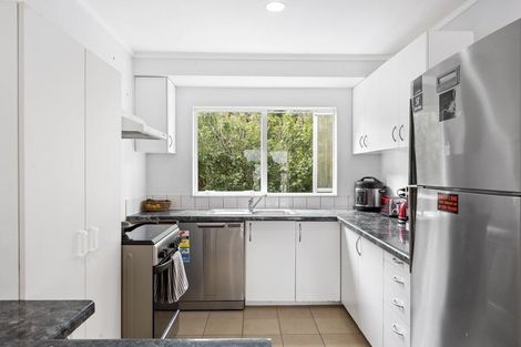 Photo of property in 16 Kearney Place, Massey, Auckland, 0614