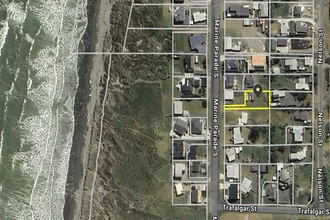 Photo of property in 21a Marine Parade South, Foxton Beach, Foxton, 4815