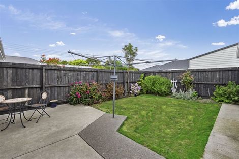 Photo of property in 2/107b Gayhurst Road, Dallington, Christchurch, 8061