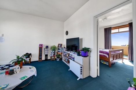 Photo of property in Devonport Apartments, 50/127 Saint Aubyn Street, New Plymouth, 4310