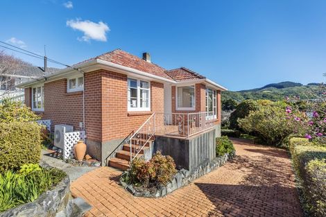 Photo of property in 66 Taylor Terrace, Tawa, Wellington, 5028