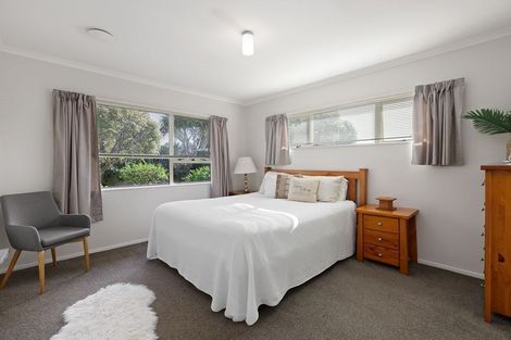 Photo of property in 51 Lakeside Drive, Orewa, 0931