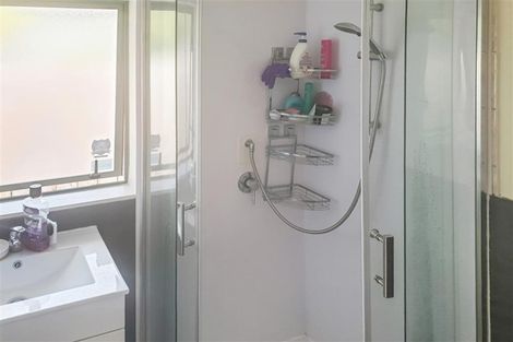 Photo of property in 128a Gloucester Road, Manurewa, Auckland, 2102