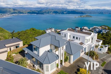 Photo of property in 45 Tamworth Crescent, Newlands, Wellington, 6037