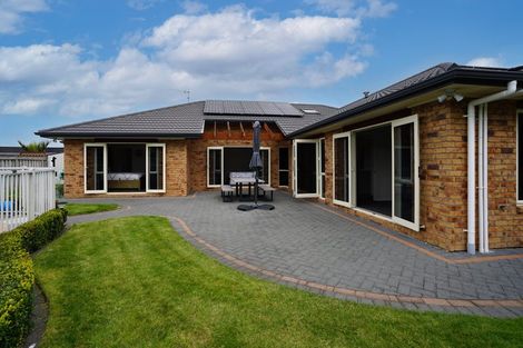 Photo of property in 18 Burgundy Court, Rototuna, Hamilton, 3210