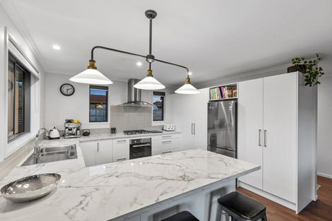Photo of property in 17 Waterside Drive, Pyes Pa, Tauranga, 3112