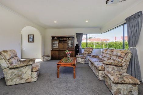 Photo of property in 13 Woodlands Drive, Havelock North, 4130