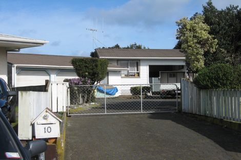 Photo of property in 10 Kupe Place, Castlecliff, Whanganui, 4501