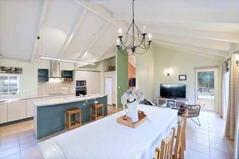 Photo of property in 42 Harvest Drive, Henderson, Auckland, 0612