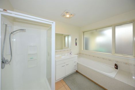 Photo of property in 3 Neathwest Avenue, Broomfield, Christchurch, 8042