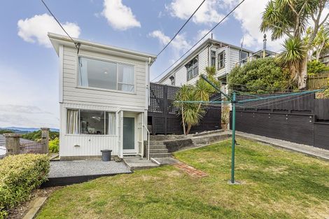 Photo of property in 13 Tanera Crescent, Brooklyn, Wellington, 6021