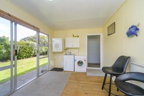 Photo of property in 9 Pain Street, Bulls, 4818