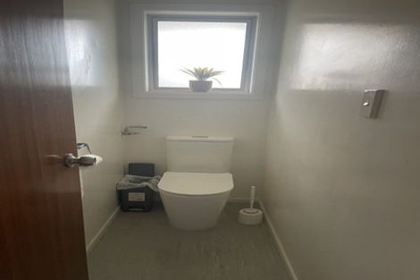 Photo of property in 77 Memorial Avenue, Ilam, Christchurch, 8053