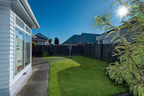 Photo of property in 102 Yaldhurst Road, Sockburn, Christchurch, 8042