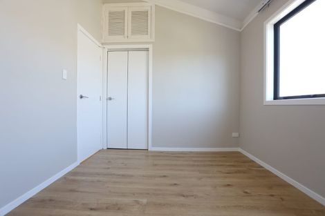 Photo of property in 128 Beach Road, Castor Bay, Auckland, 0620