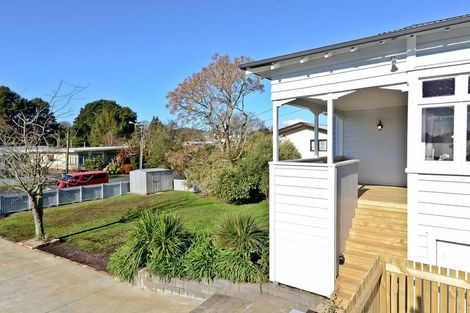 Photo of property in 11 Walsh Street, Forest Lake, Hamilton, 3200