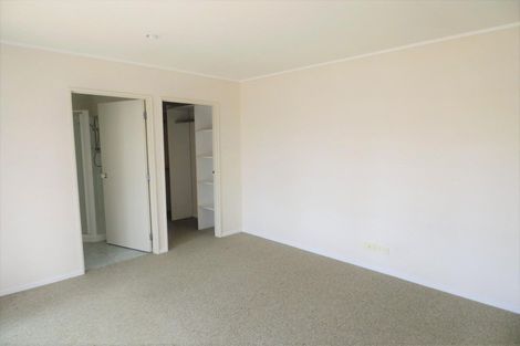 Photo of property in 72 Kingdale Road, Henderson, Auckland, 0610