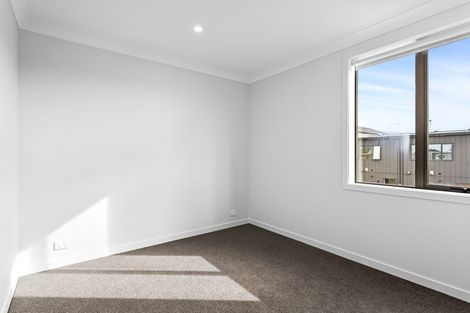 Photo of property in 6 Park Green Avenue, Rosehill, 2113