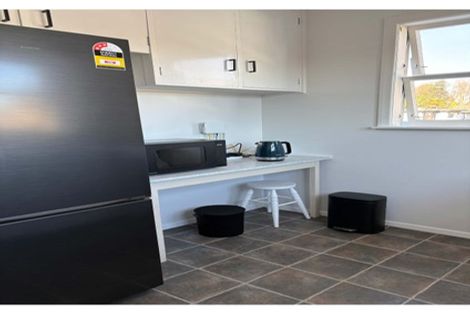 Photo of property in 2 Te Awe Awe Court, Hokowhitu, Palmerston North, 4410