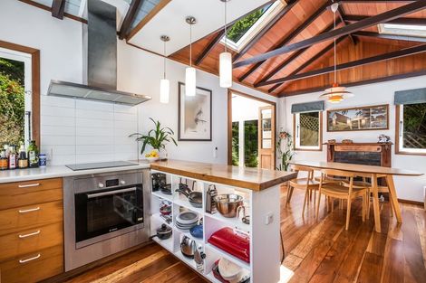 Photo of property in 21 Ferry Road, Days Bay, Lower Hutt, 5013