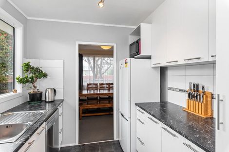 Photo of property in 57 Mazengarb Road, Paraparaumu Beach, Paraparaumu, 5032