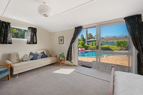 Photo of property in 15 Mill Road, Clive, 4102