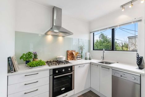 Photo of property in 2/181 Rangatira Road, Beach Haven, Auckland, 0626