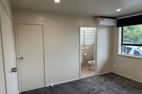 Photo of property in 2/6 Raddock Place, Half Moon Bay, Auckland, 2012