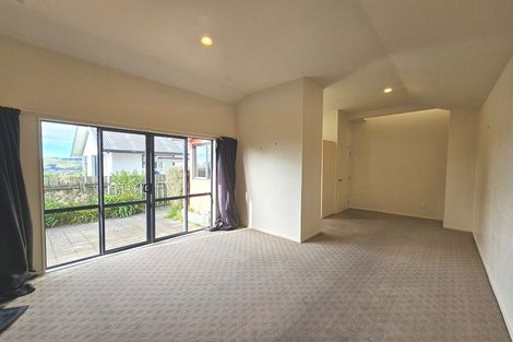 Photo of property in 6b Atamira Close, Churton Park, Wellington, 6037