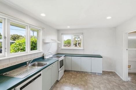 Photo of property in 15 Wychwood Crescent, Bishopdale, Christchurch, 8053