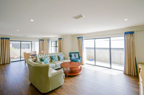 Photo of property in 18 Prestbury Grove, Churton Park, Wellington, 6037