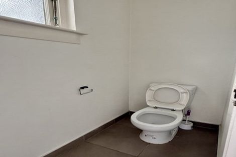 Photo of property in 98 Endeavour Street, Lyall Bay, Wellington, 6022