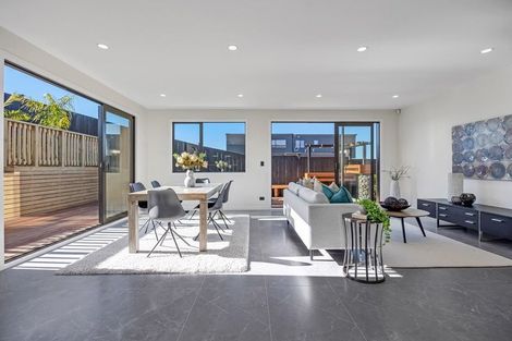 Photo of property in 8 Koheru Place, Long Bay, 0630