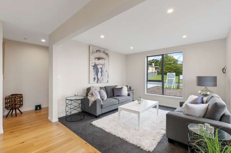 Photo of property in 28 Tahuna Minhinnick Drive, Glenbrook, 2681