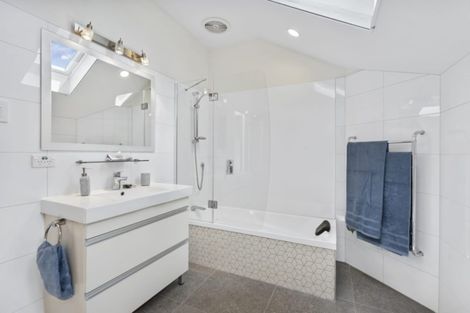 Photo of property in 5 Limeburners Close, Hobsonville, Auckland, 0618