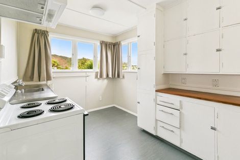 Photo of property in 42 Victory Avenue, Karori, Wellington, 6012