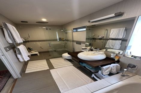 Photo of property in 44 Smythe Road, Henderson, Auckland, 0612