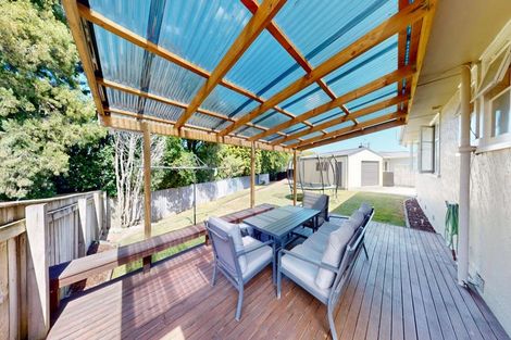 Photo of property in 11 Lewis Place, Highbury, Palmerston North, 4412