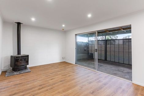 Photo of property in 32 Idlewild Avenue, Mangere, Auckland, 2022