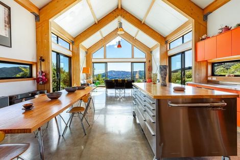 Photo of property in 80 Southernthread Road, Brooklyn, Wellington, 6021