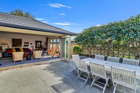 Photo of property in 16 Tregarth Street, Saint Johns Hill, Whanganui, 4501