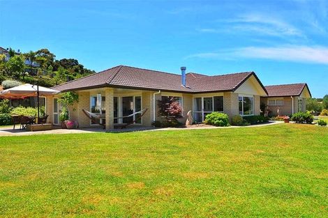 Photo of property in 15 Matheson Road, Red Beach, 0932