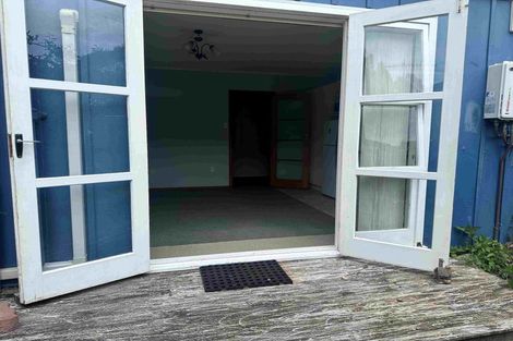 Photo of property in 82 Severn Street, Island Bay, Wellington, 6023